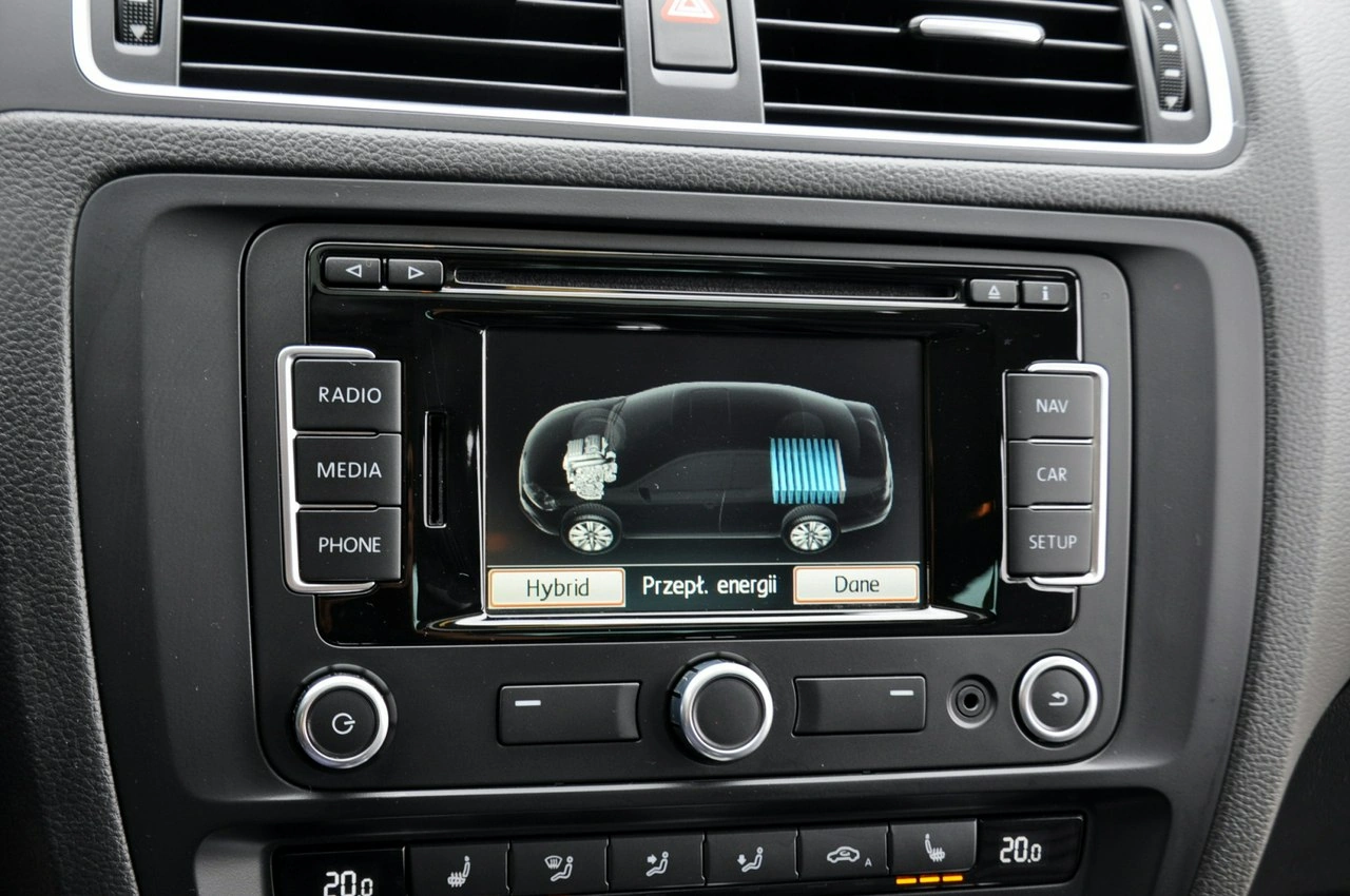 Volkswagen Jetta - Zdjęcie 32