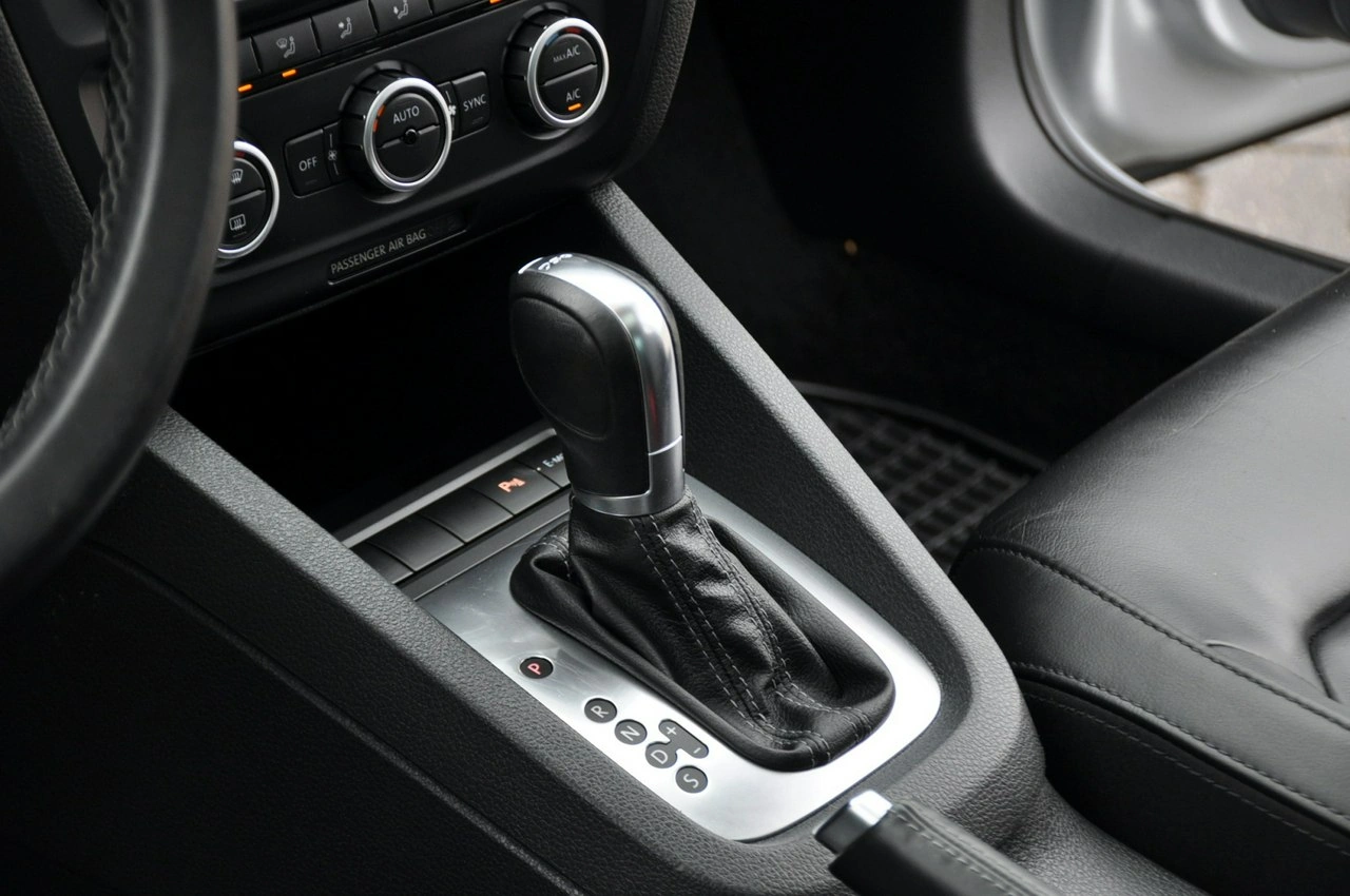 Volkswagen Jetta - Zdjęcie 34