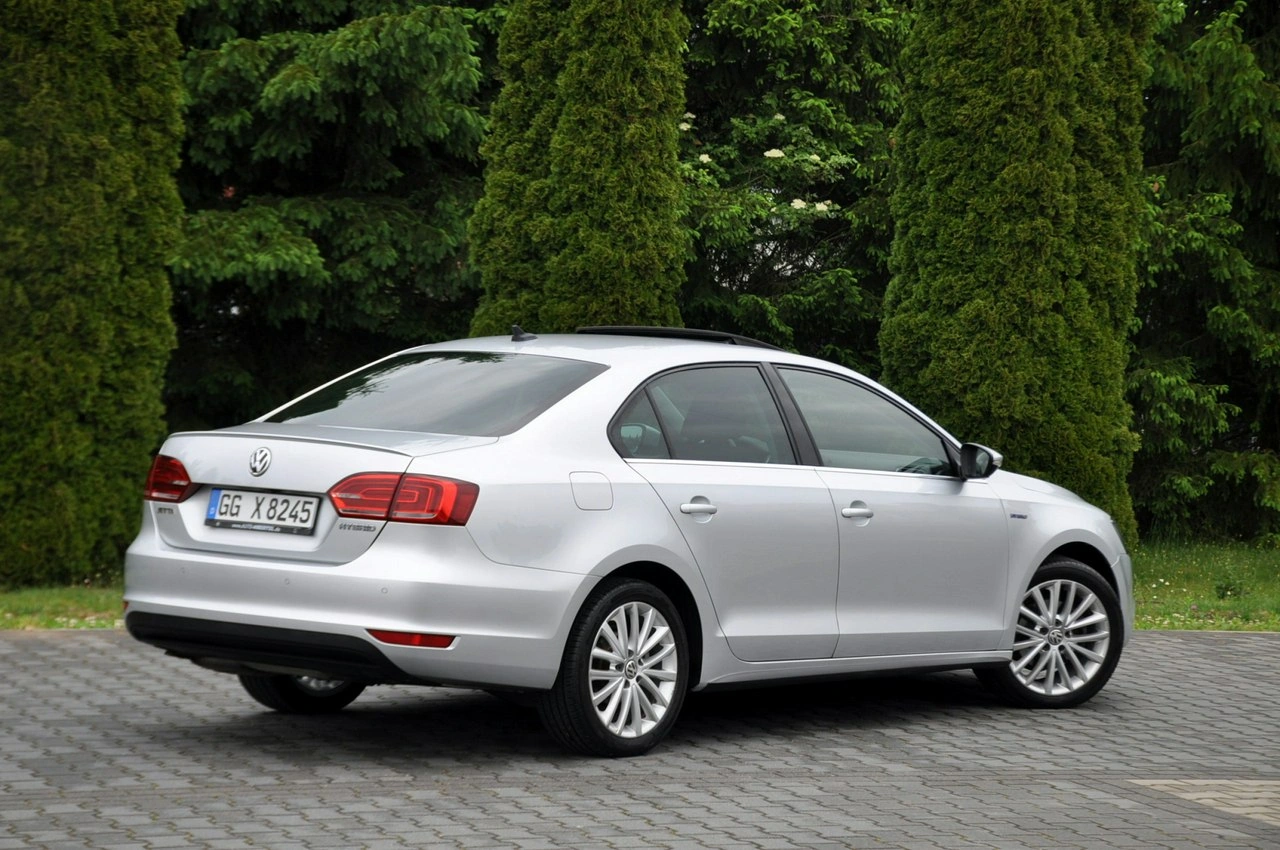 Volkswagen Jetta - Zdjęcie 4