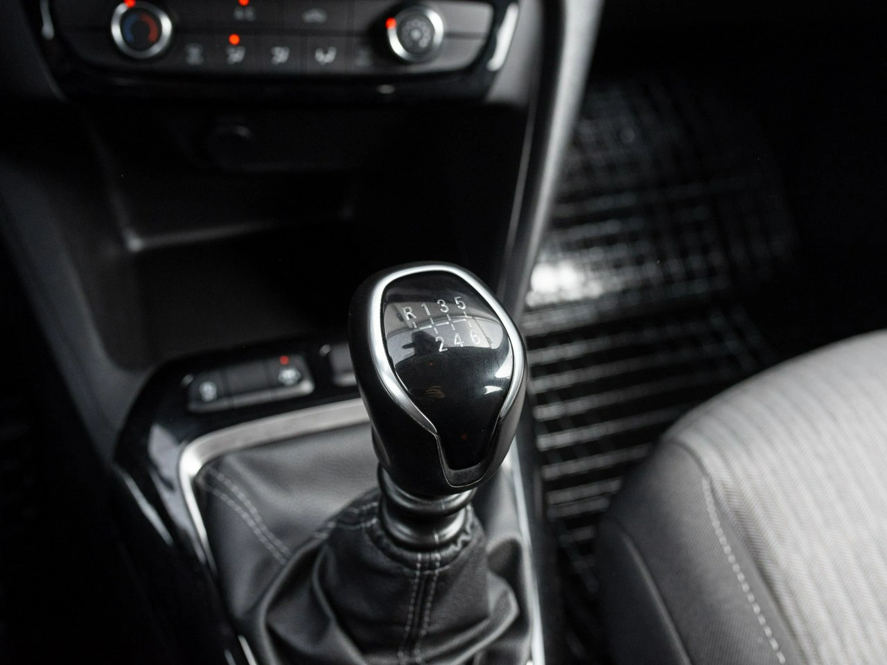 Opel Corsa - Zdjęcie 15