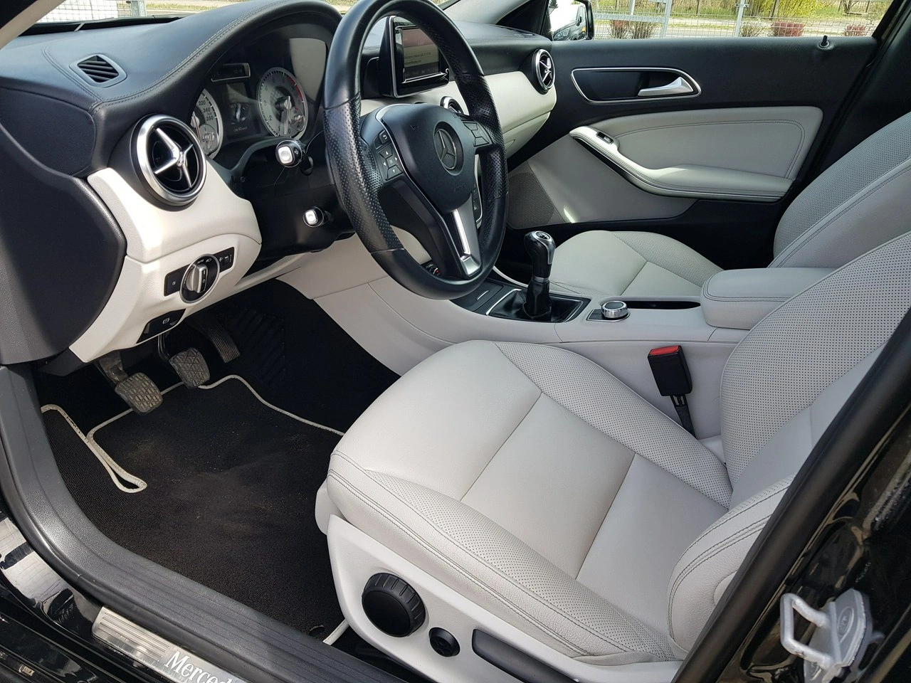 Mercedes A 180 - Zdjęcie 9