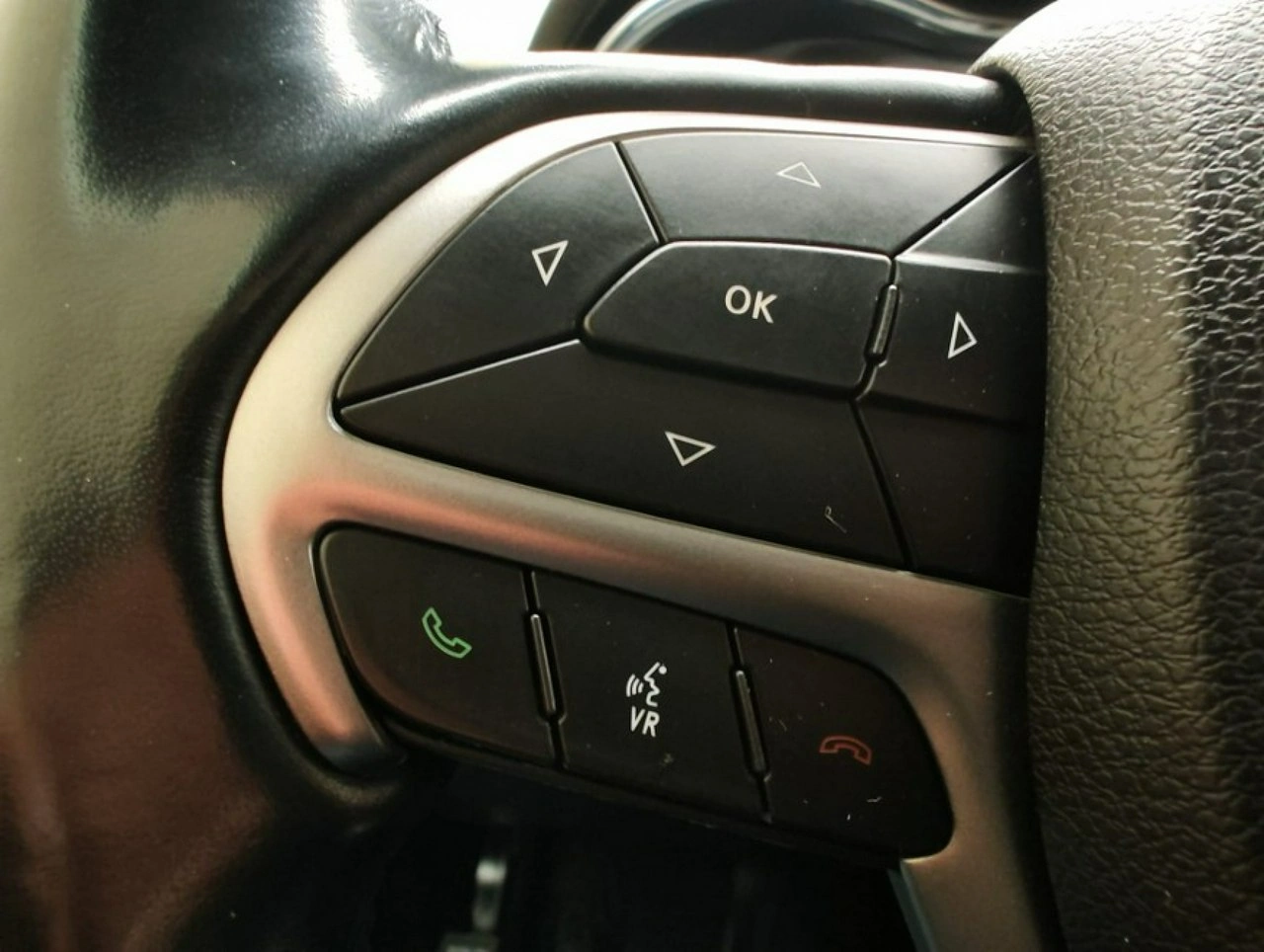 Jeep Grand Cherokee - Zdjęcie 14