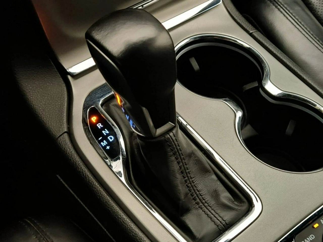 Jeep Grand Cherokee - Zdjęcie 15