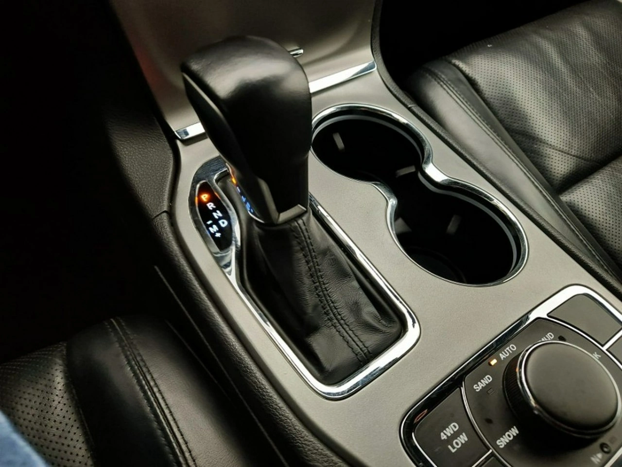 Jeep Grand Cherokee - Zdjęcie 19