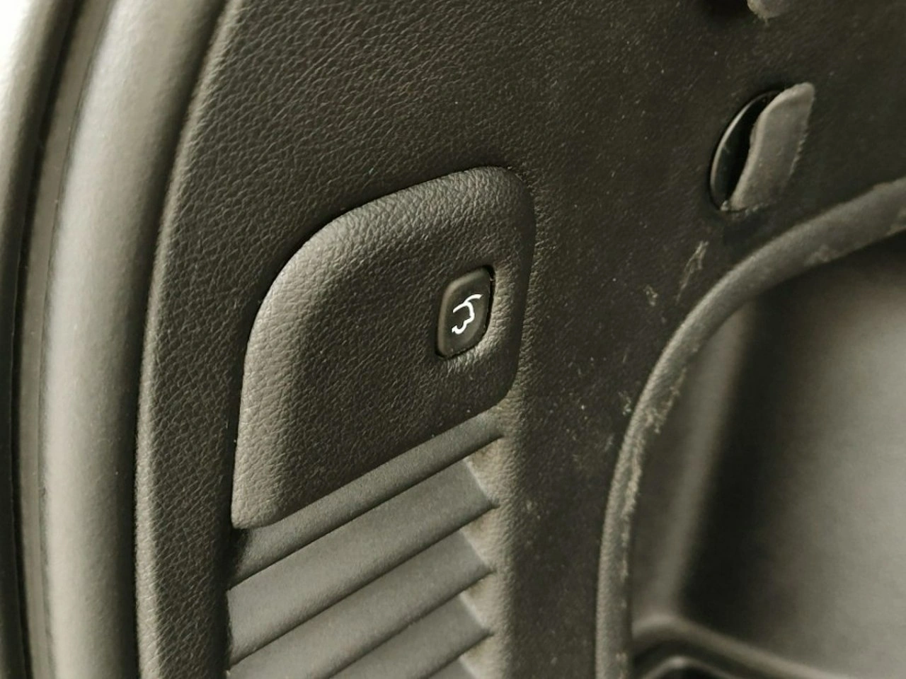 Jeep Grand Cherokee - Zdjęcie 23