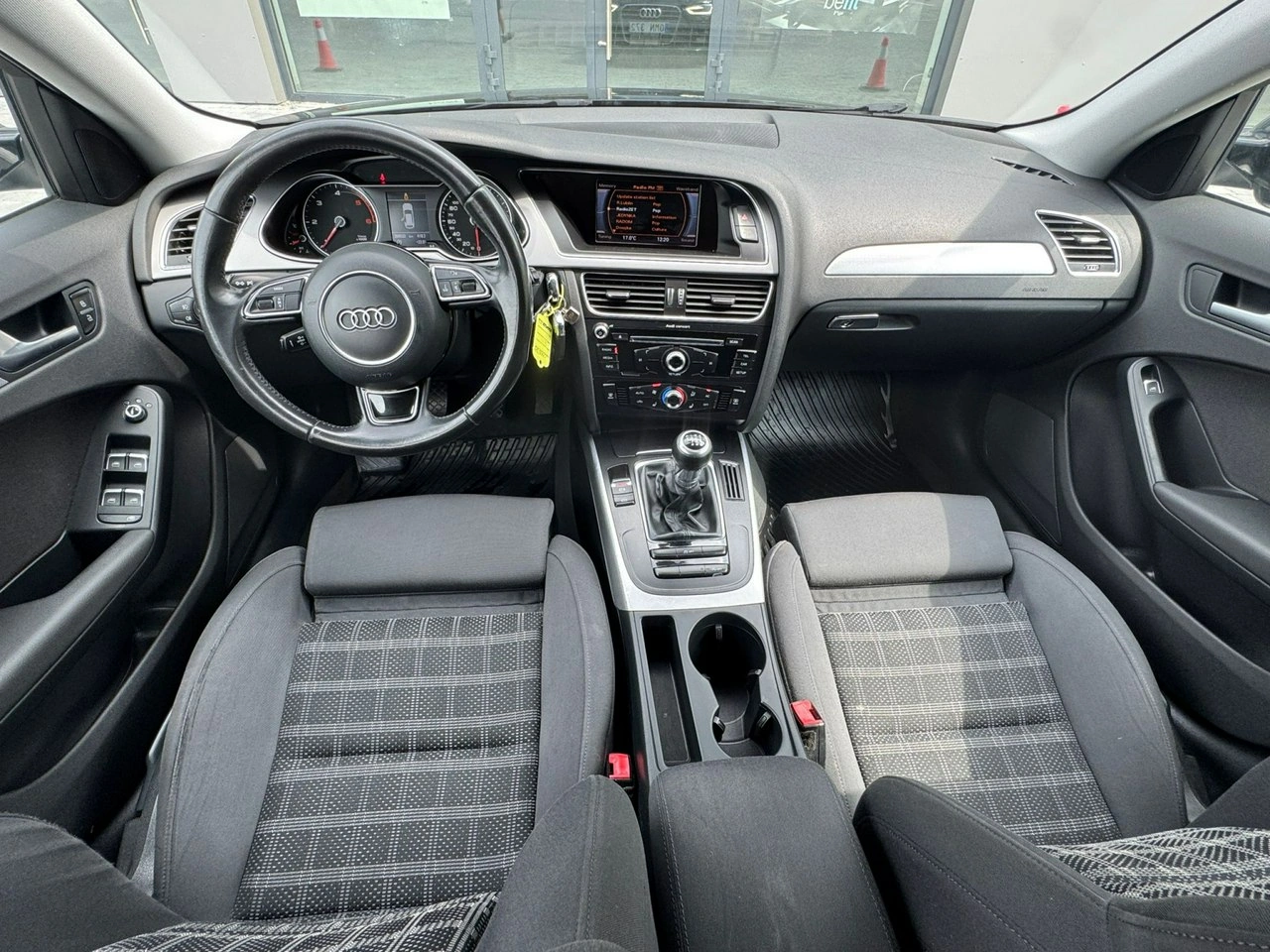 Audi A4 - Zdjęcie 18
