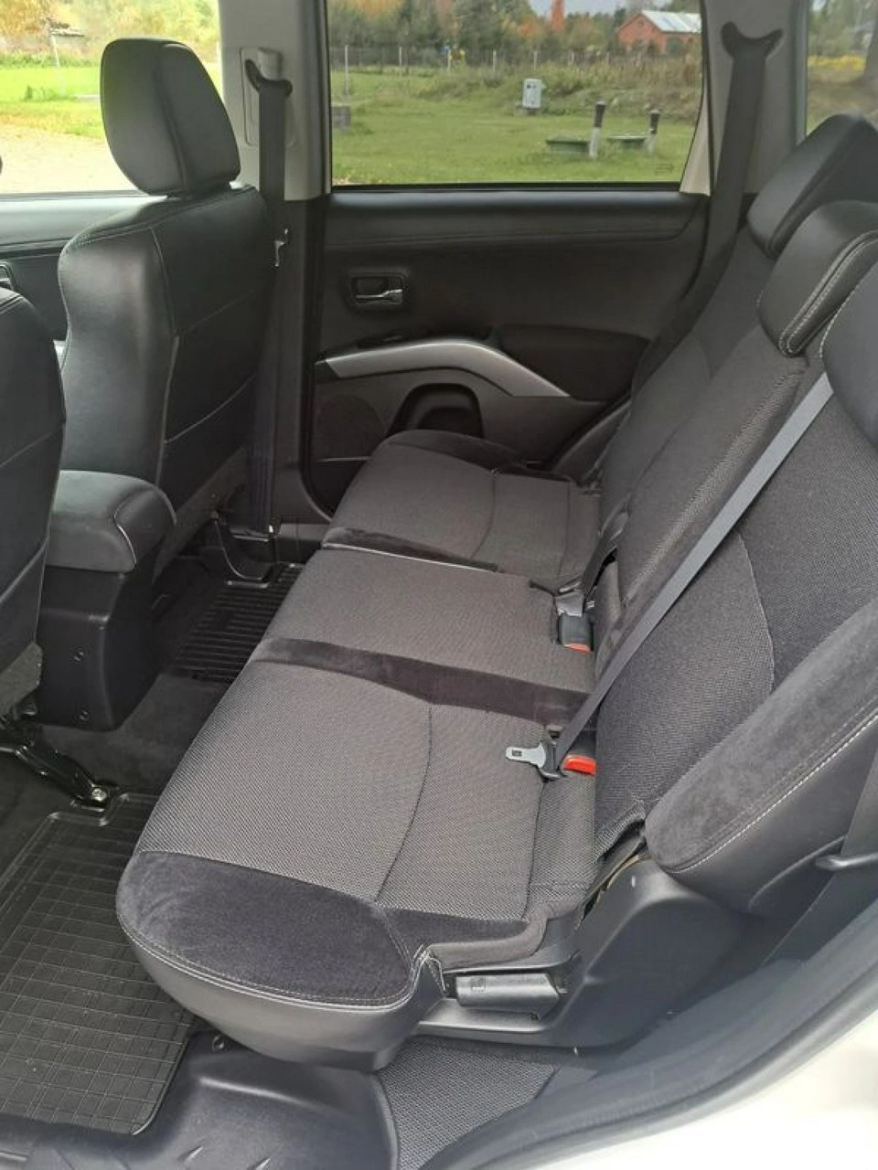 Mitsubishi Outlander - Zdjęcie 14