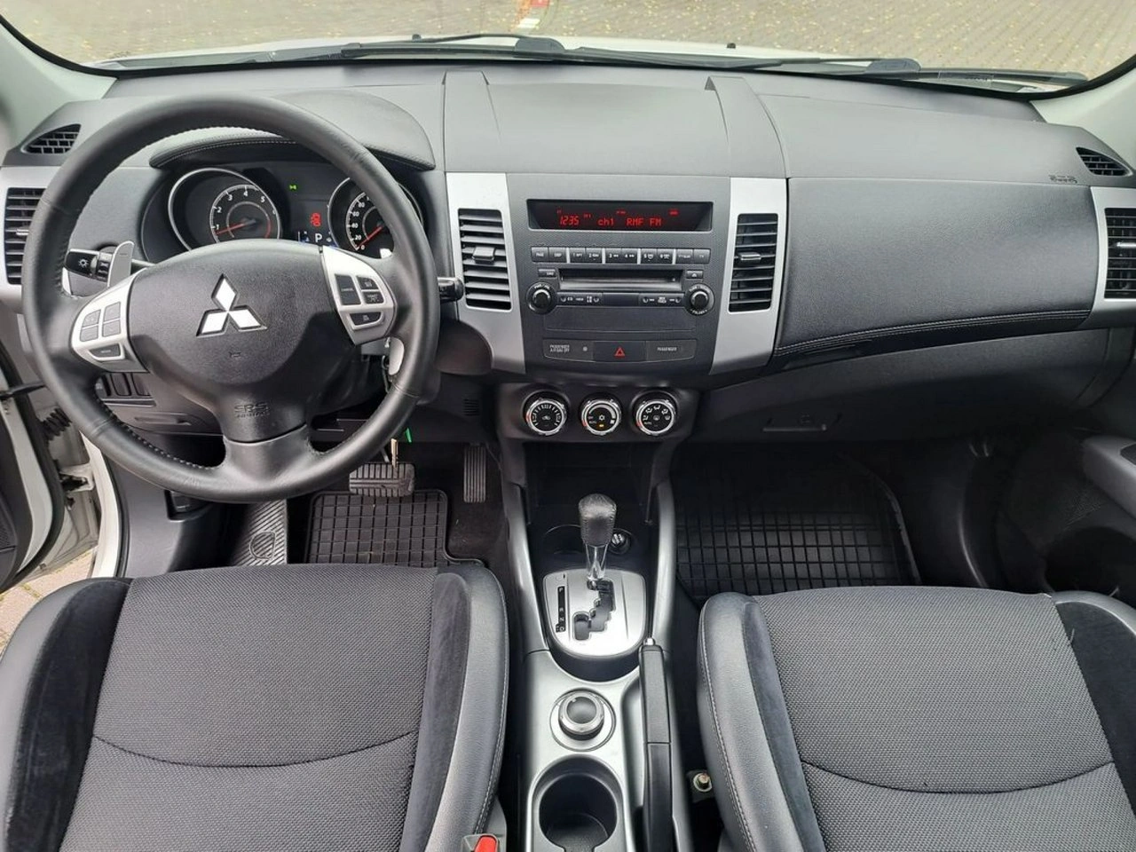 Mitsubishi Outlander - Zdjęcie 15