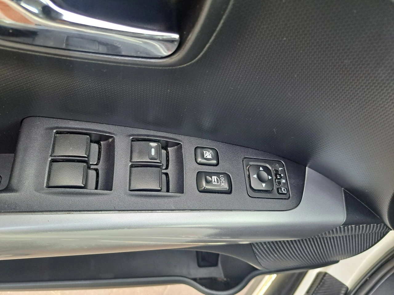 Mitsubishi Outlander - Zdjęcie 14