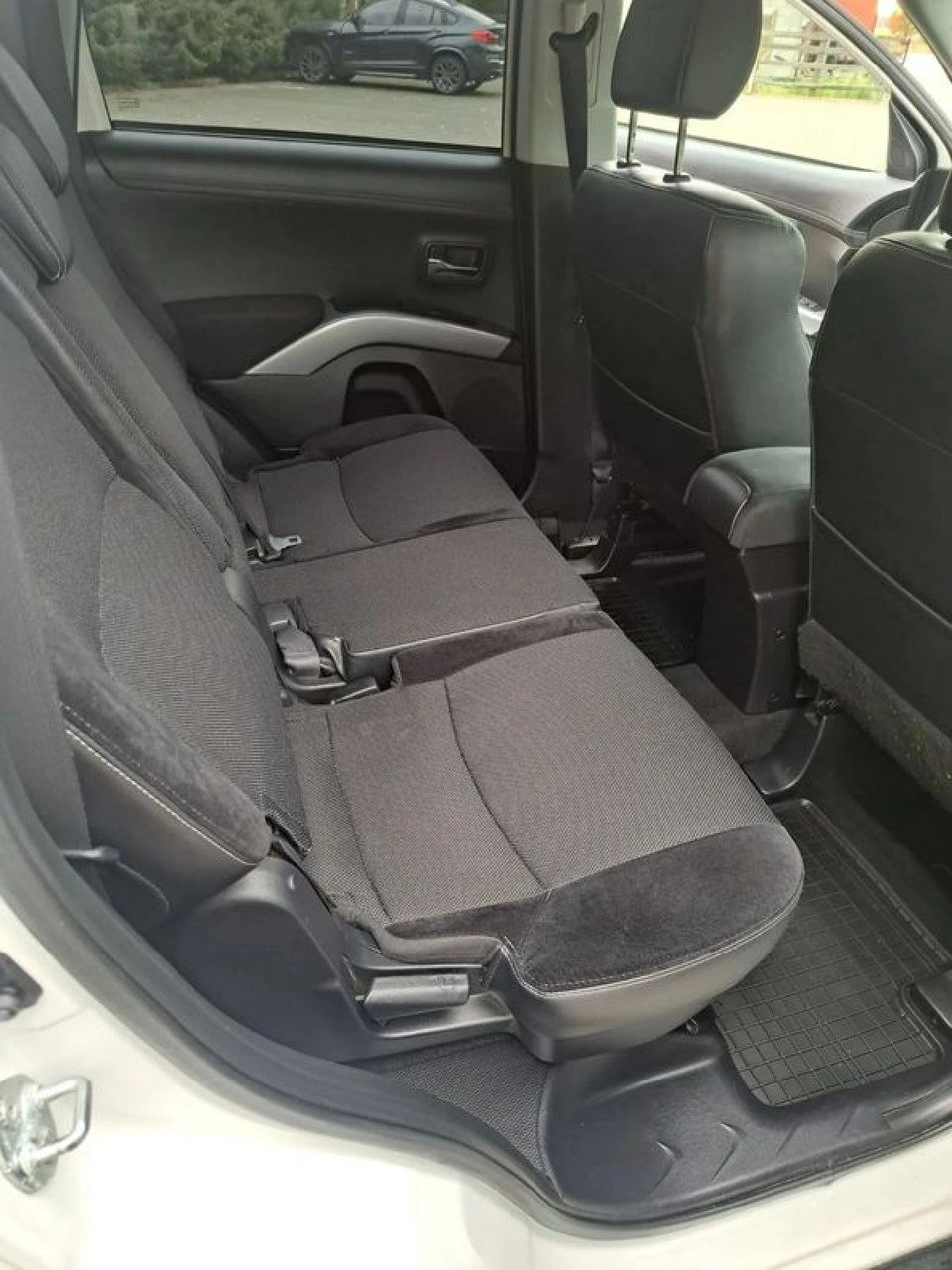 Mitsubishi Outlander - Zdjęcie 17