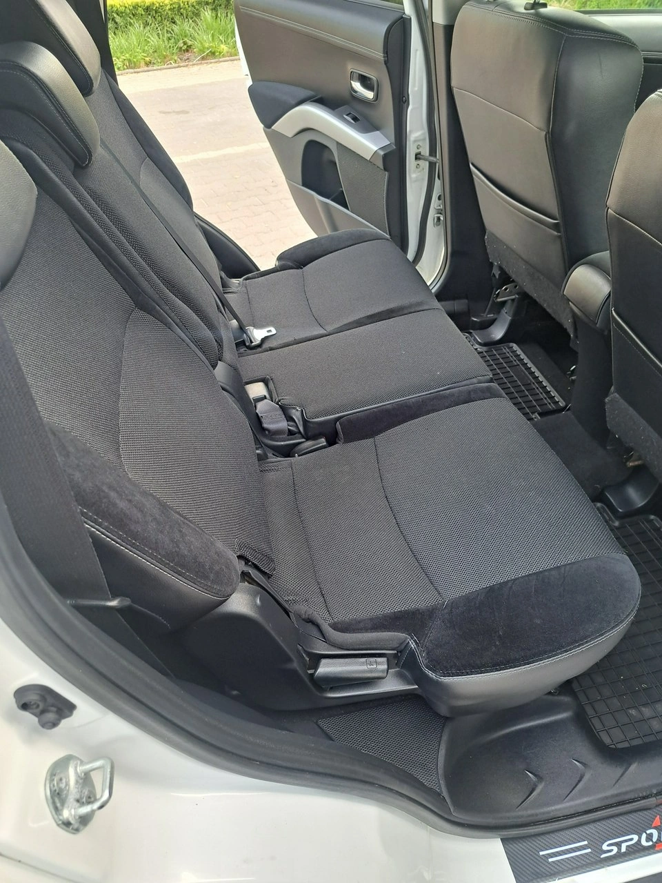 Mitsubishi Outlander - Zdjęcie 16