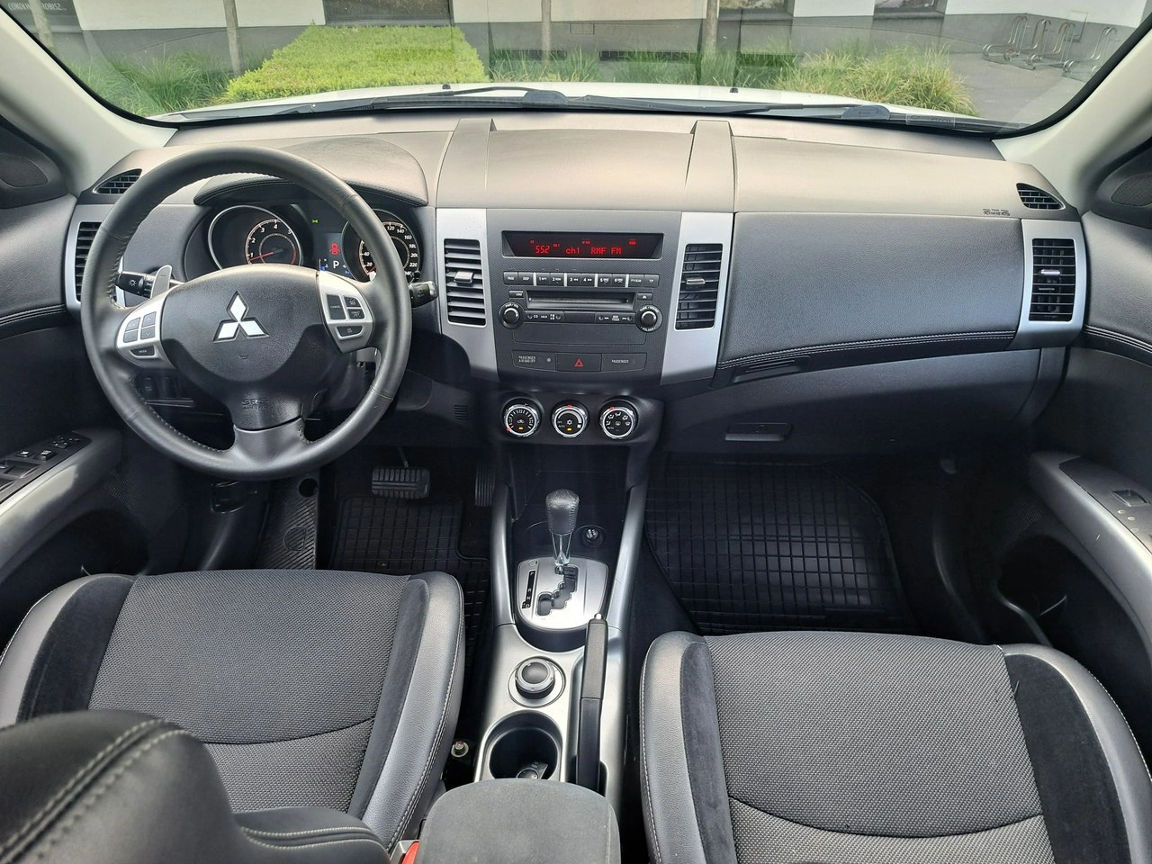 Mitsubishi Outlander - Zdjęcie 17