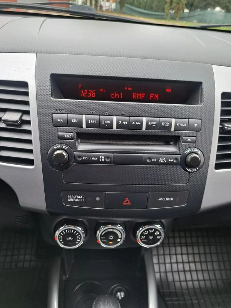 Mitsubishi Outlander - Zdjęcie 21