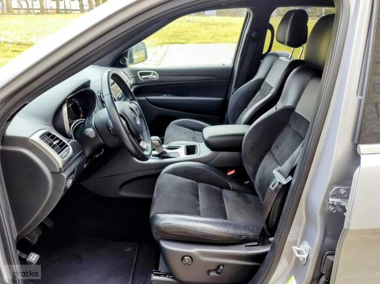 Jeep Grand Cherokee - Zdjęcie 18