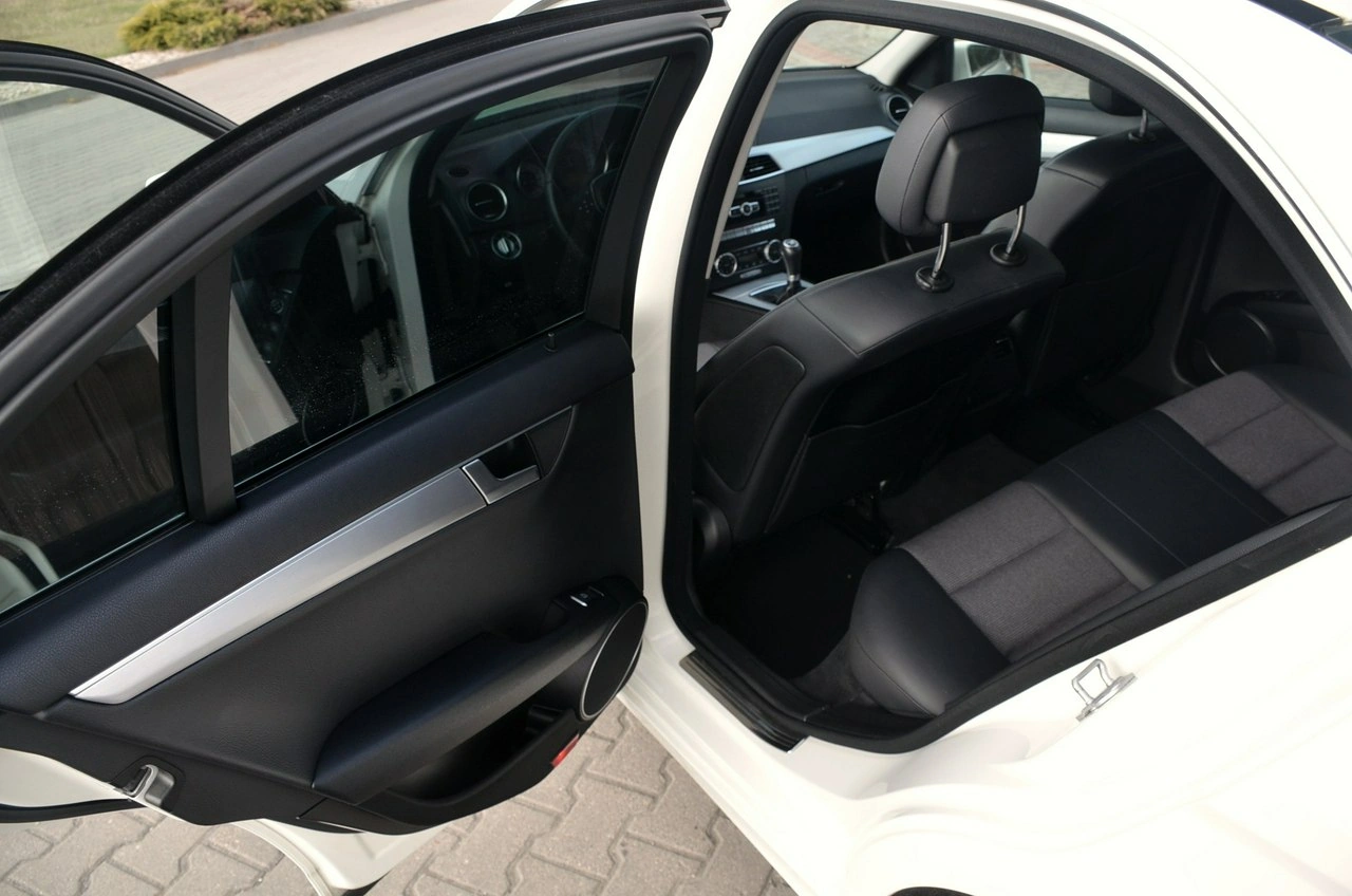 Mercedes C 180 - Zdjęcie 17