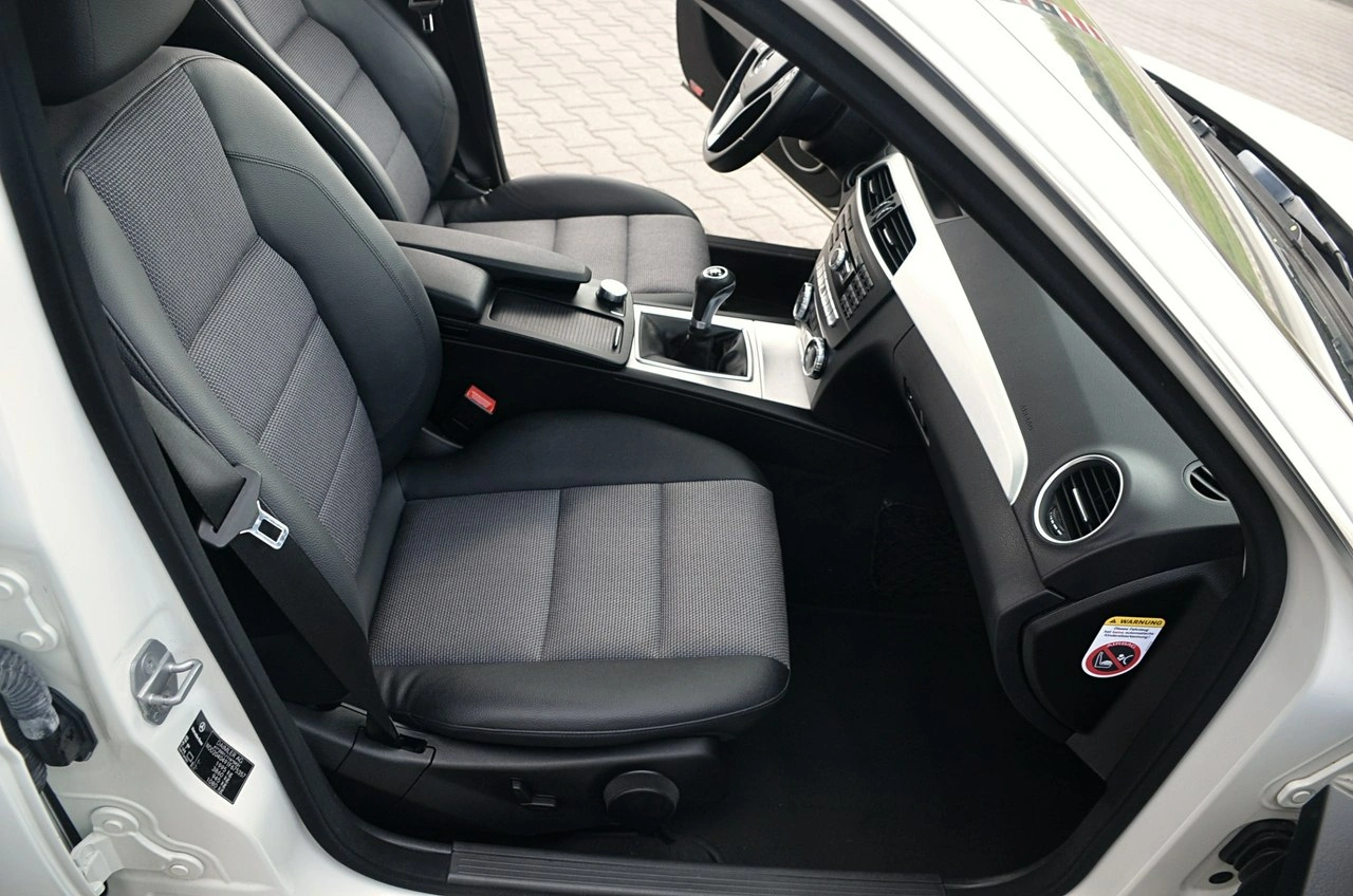 Mercedes C 180 - Zdjęcie 22