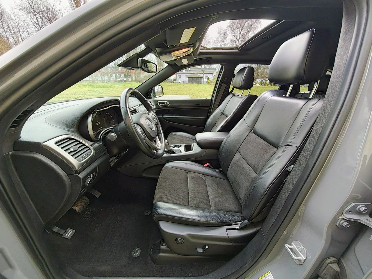 Jeep Grand Cherokee - Zdjęcie 9