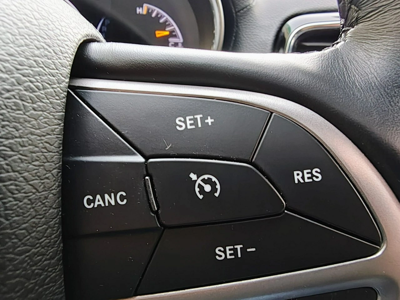 Jeep Grand Cherokee - Zdjęcie 23