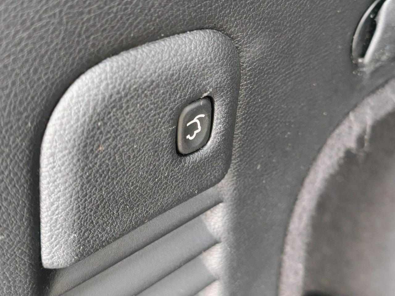 Jeep Grand Cherokee - Zdjęcie 25