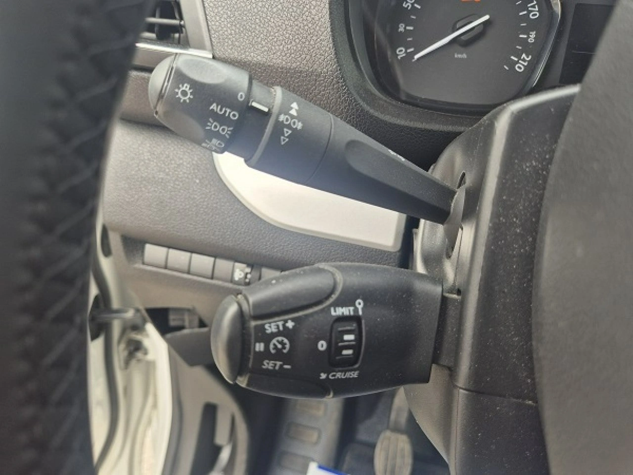 Opel Vivaro - Zdjęcie 20