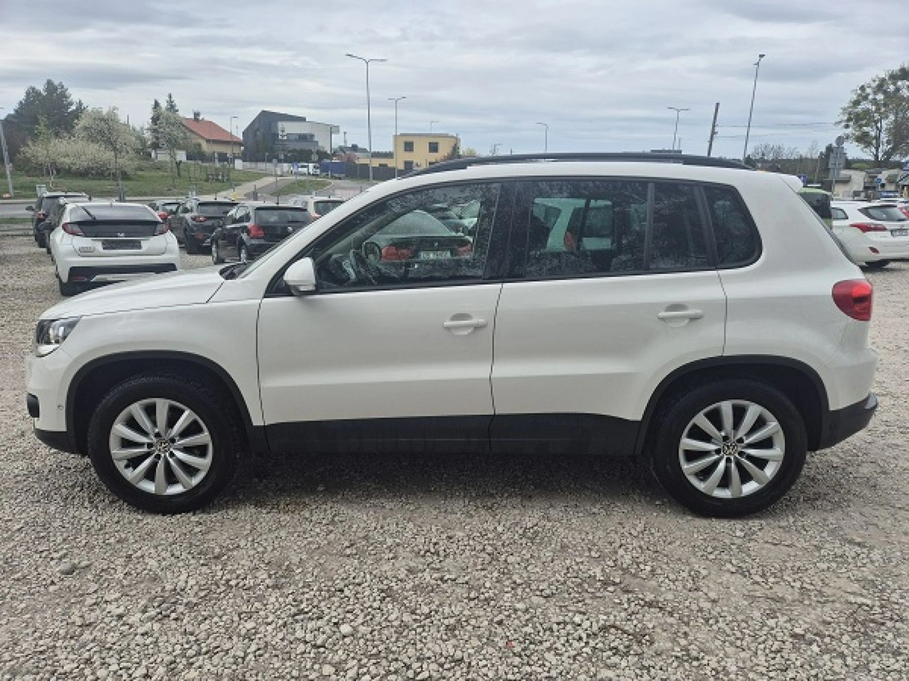 Volkswagen Tiguan - Zdjęcie 10