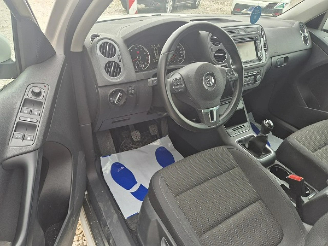 Volkswagen Tiguan - Zdjęcie 12