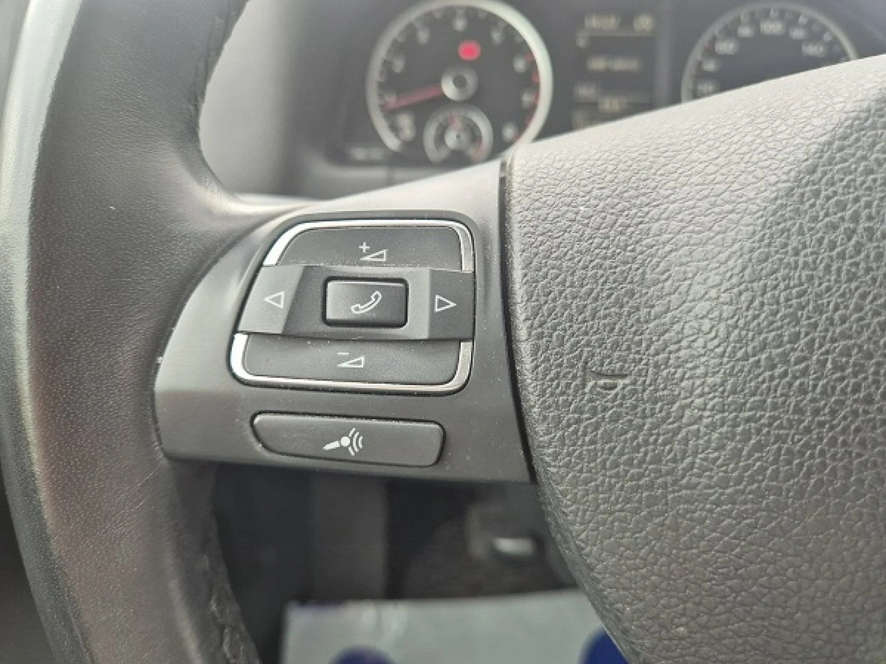 Volkswagen Tiguan - Zdjęcie 16