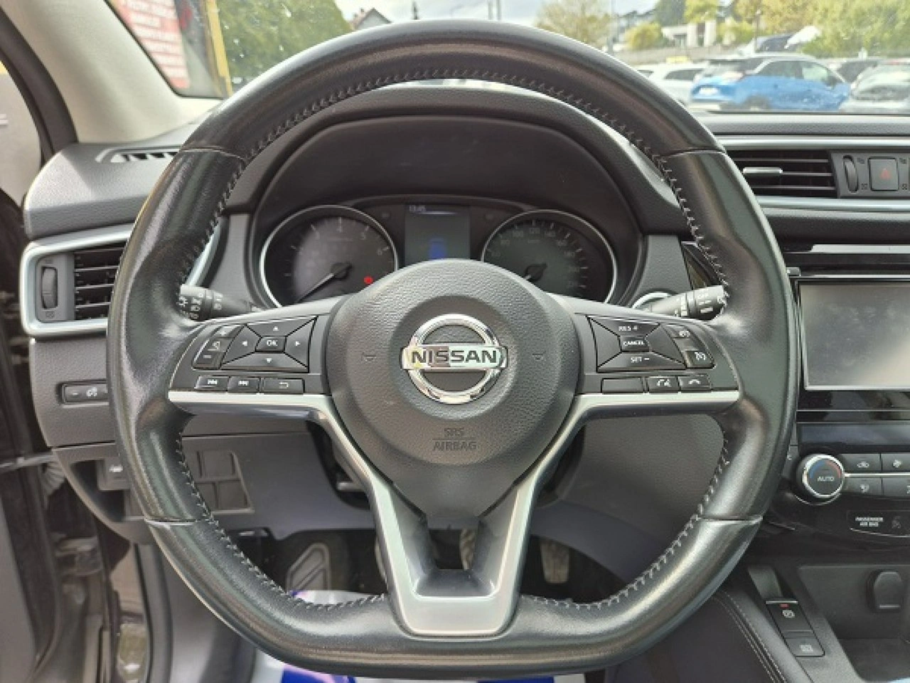 Nissan Qashqai - Zdjęcie 16