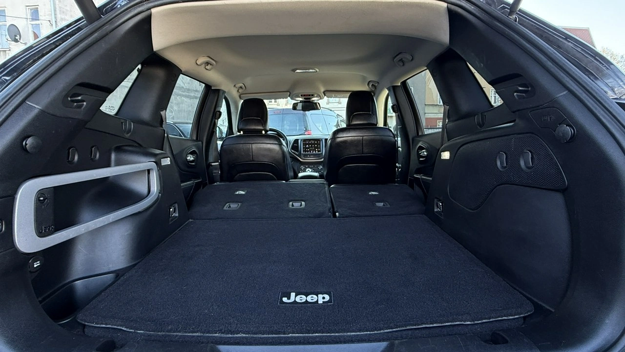 Jeep Cherokee - Zdjęcie 9