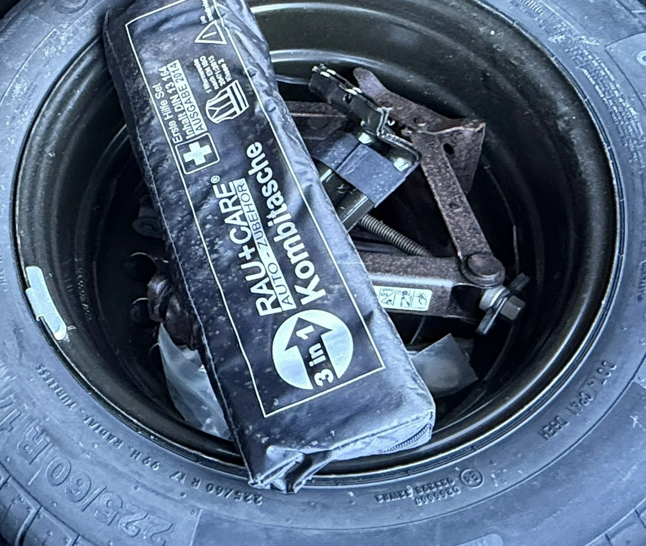 Jeep Cherokee - Zdjęcie 12