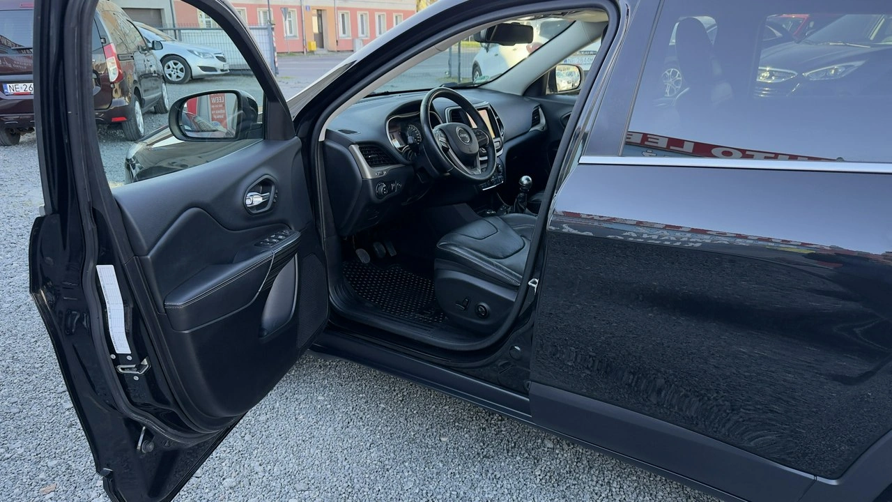 Jeep Cherokee - Zdjęcie 26