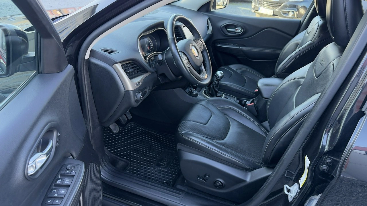 Jeep Cherokee - Zdjęcie 27