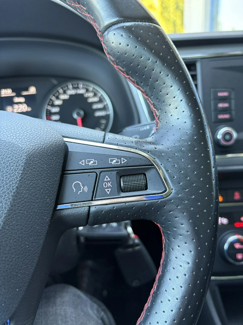 Seat Leon - Zdjęcie 21