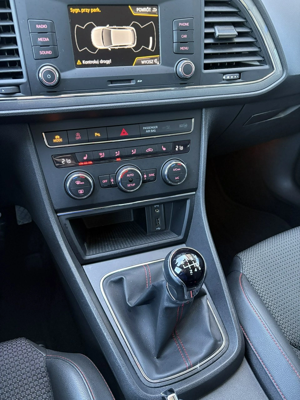 Seat Leon - Zdjęcie 22