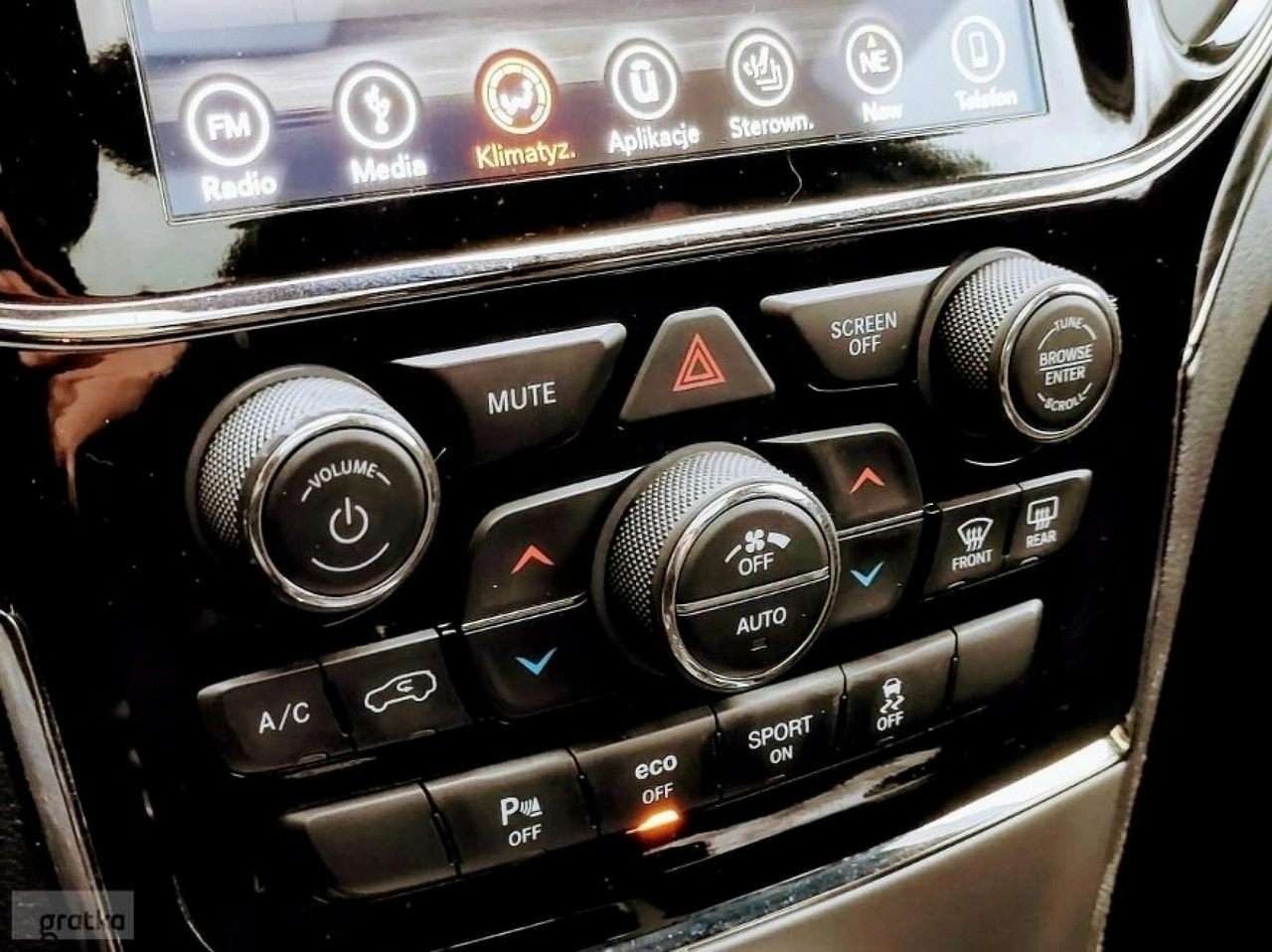 Jeep Grand Cherokee - Zdjęcie 16