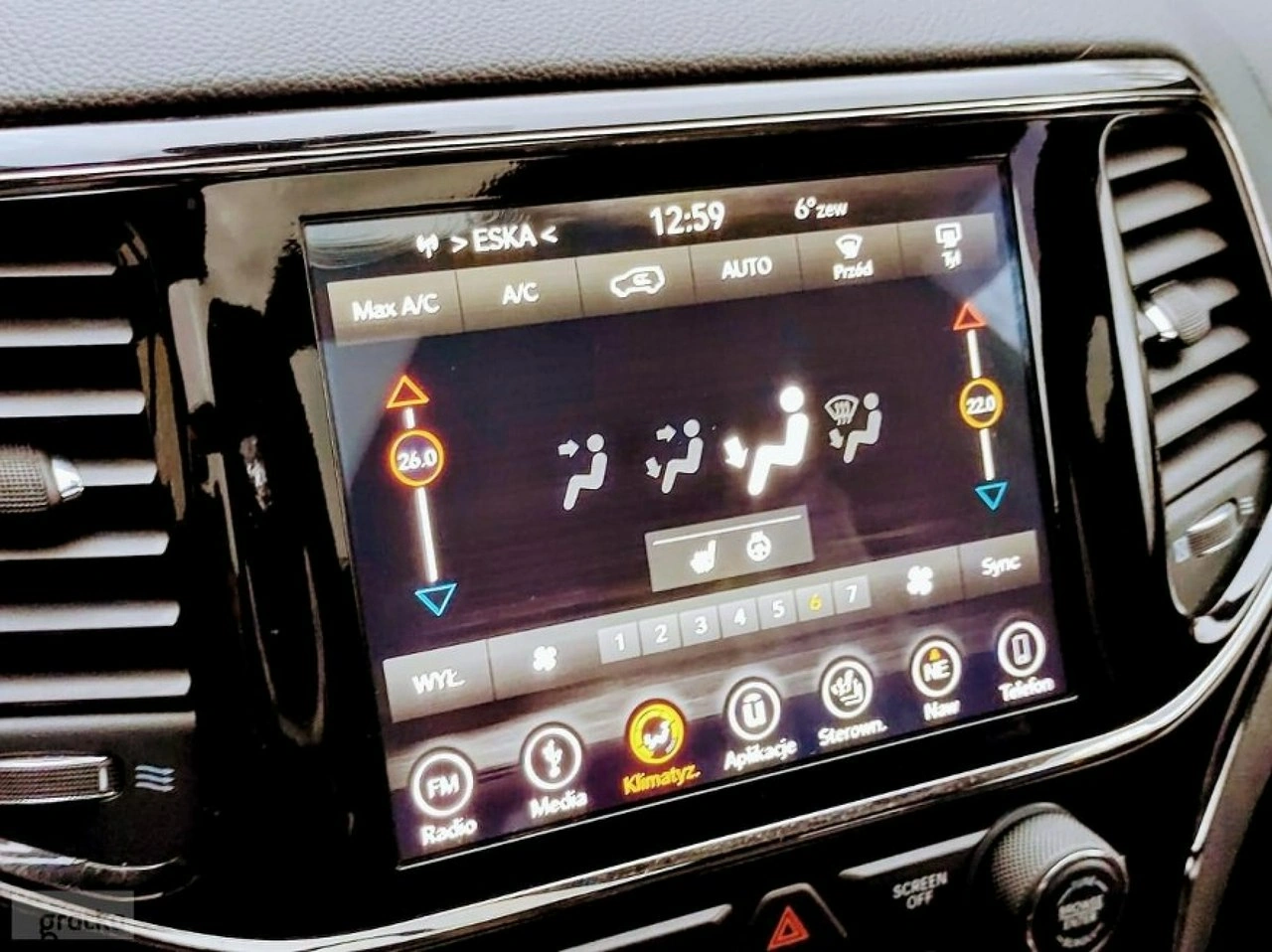 Jeep Grand Cherokee - Zdjęcie 17