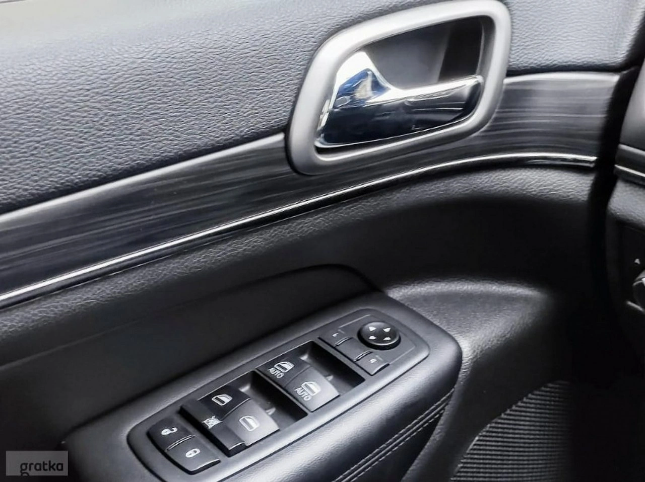 Jeep Grand Cherokee - Zdjęcie 4