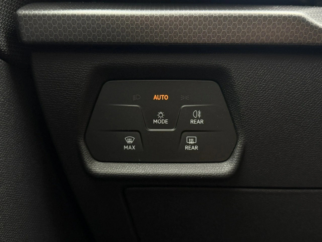 Seat Leon - Zdjęcie 32