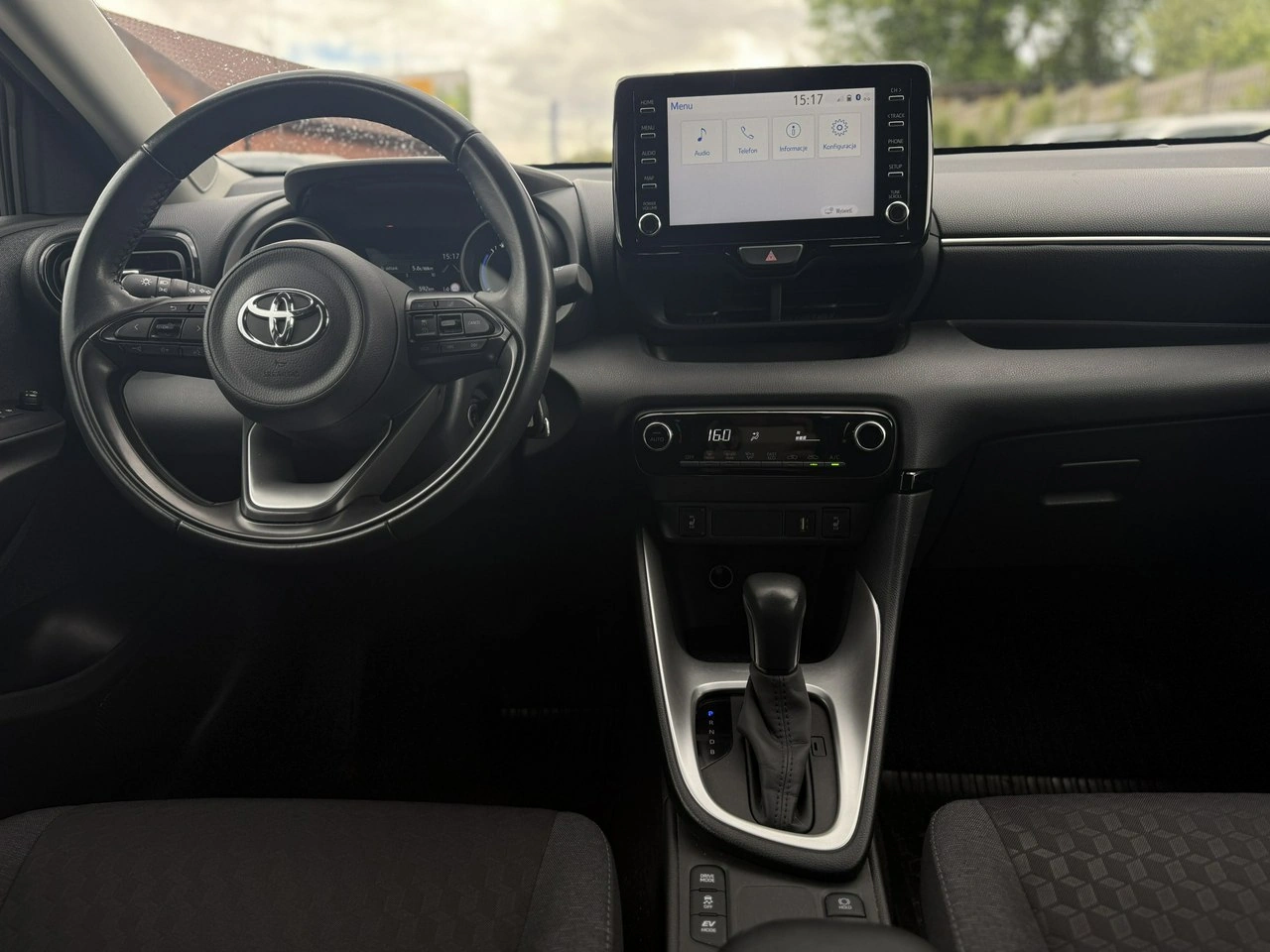 Toyota Yaris - Zdjęcie 12