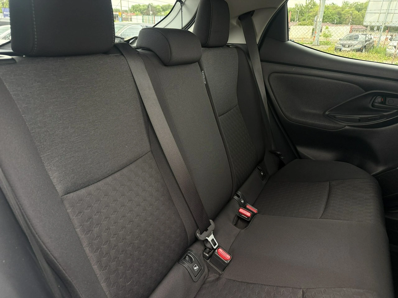 Toyota Yaris - Zdjęcie 33