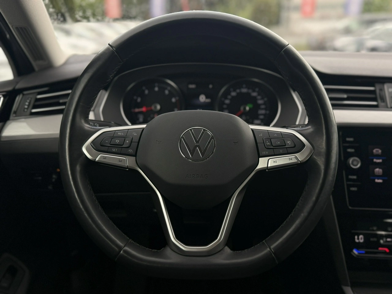 Volkswagen Passat - Zdjęcie 15