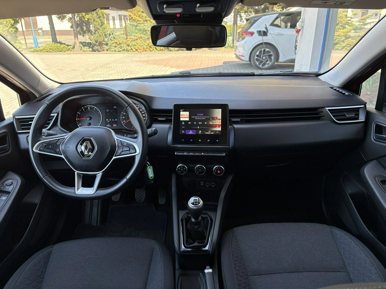 Renault Clio - Zdjęcie 12