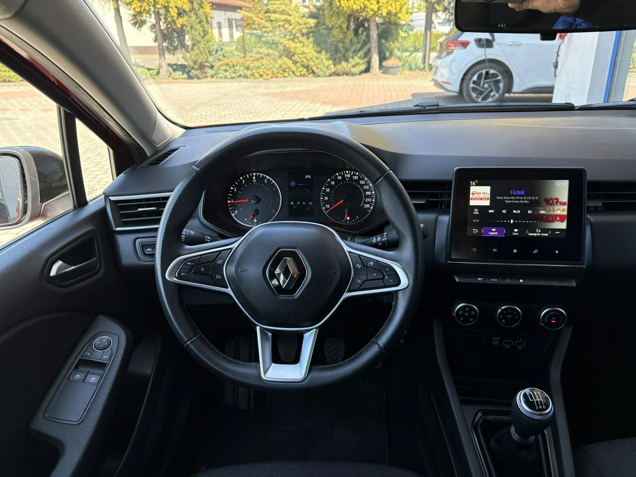 Renault Clio - Zdjęcie 17