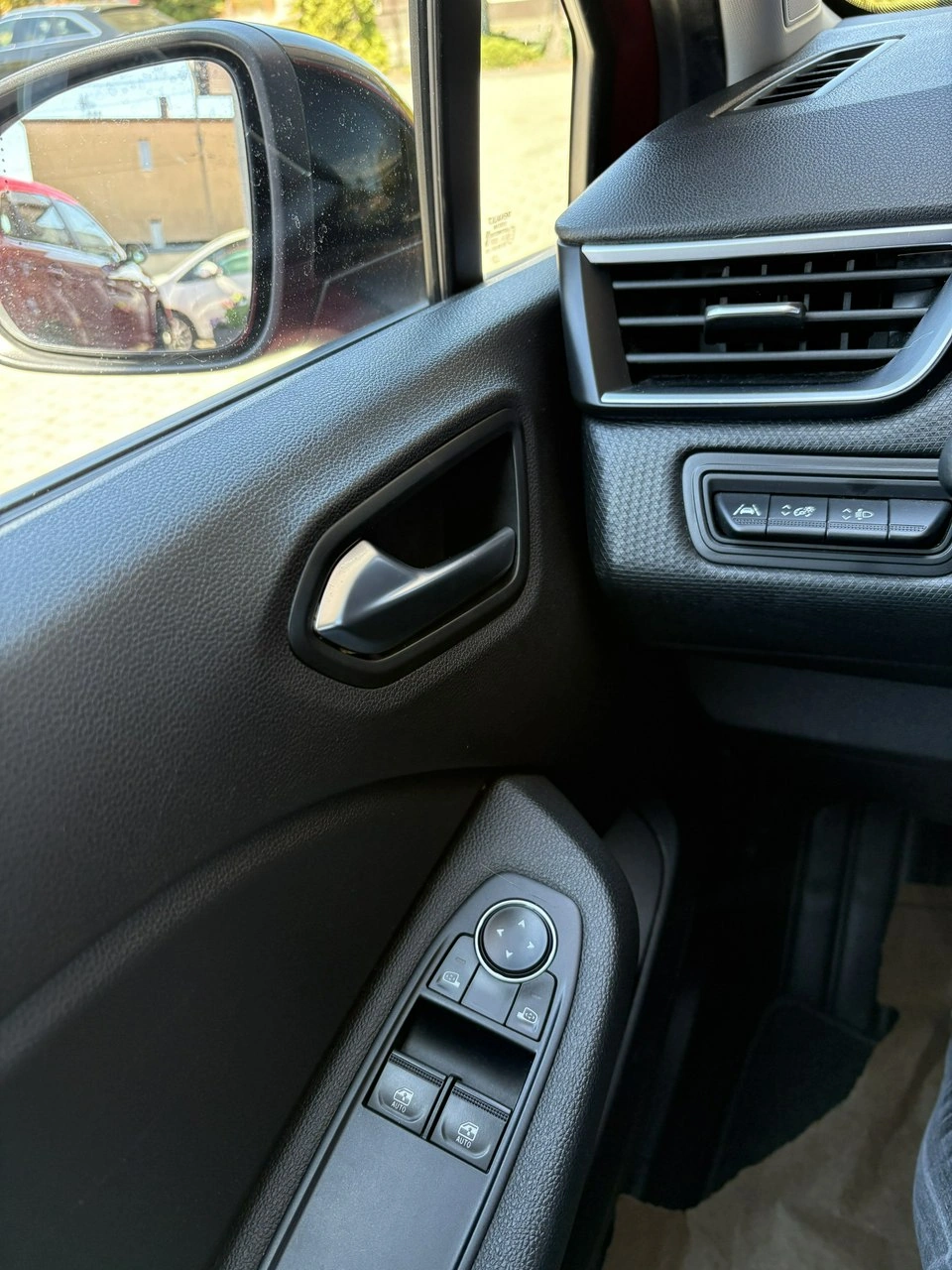 Renault Clio - Zdjęcie 24