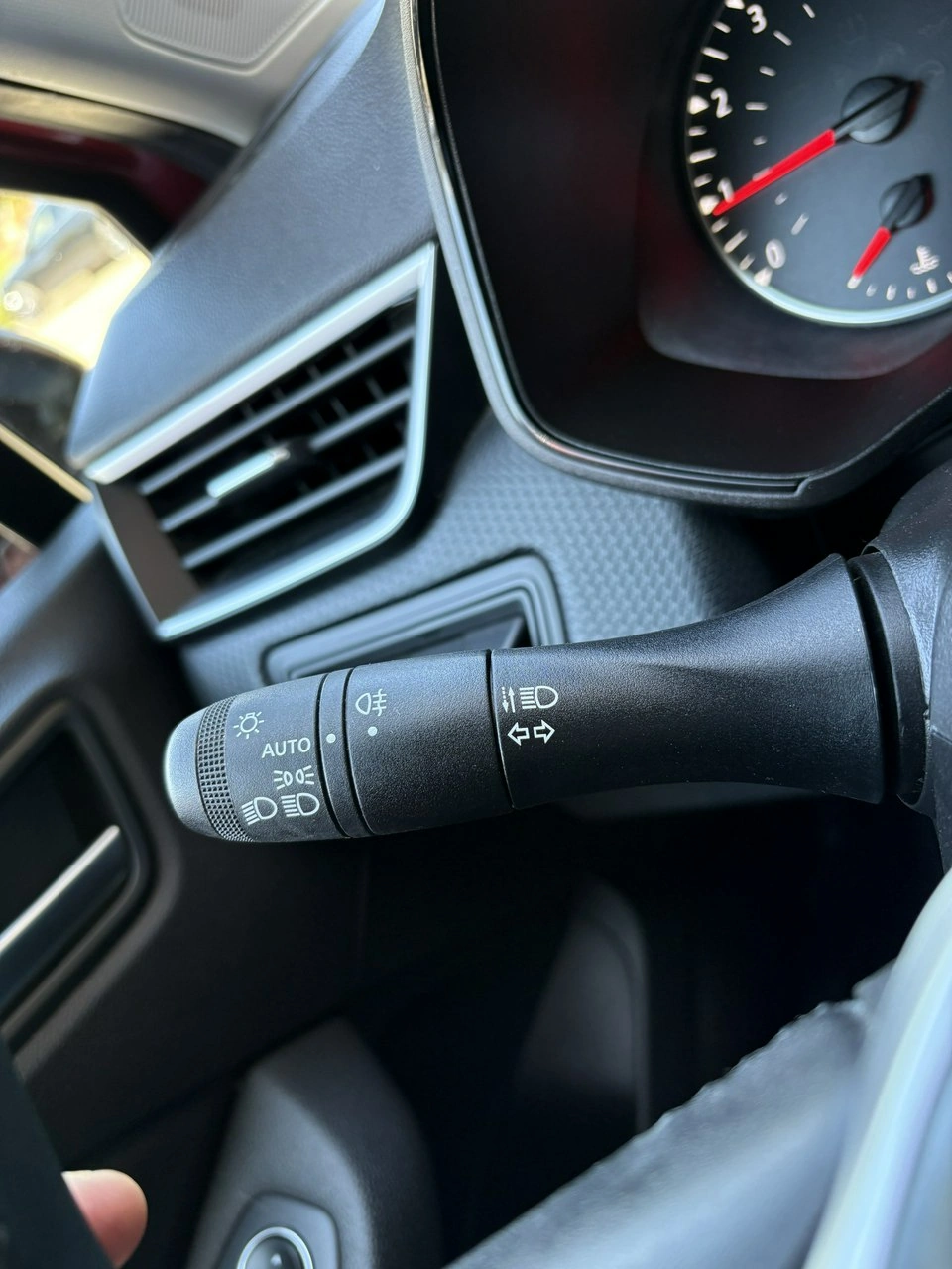 Renault Clio - Zdjęcie 25