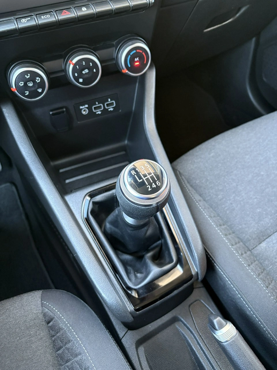 Renault Clio - Zdjęcie 28