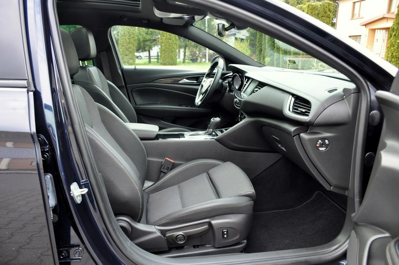 Opel Insignia - Zdjęcie 16