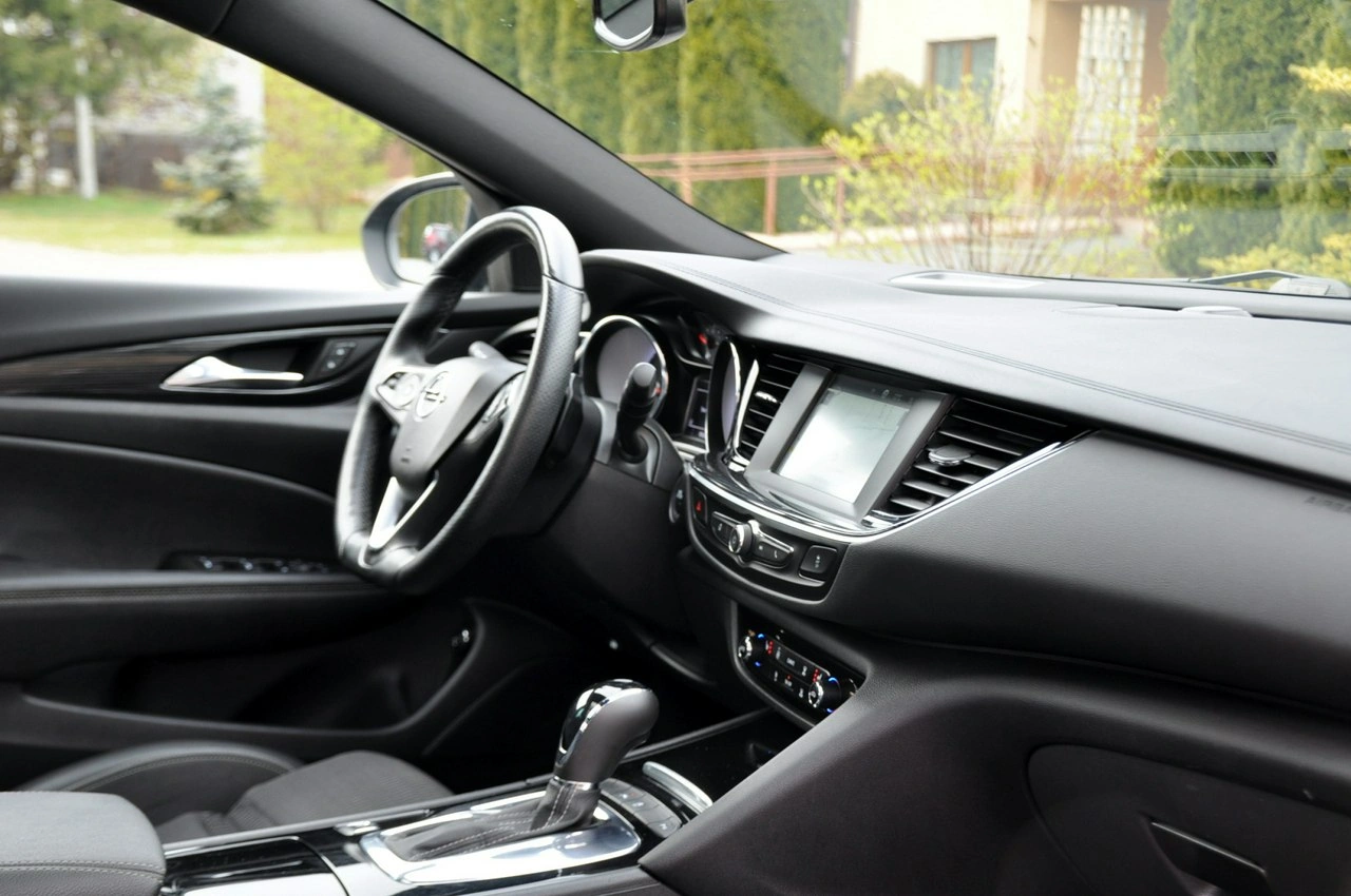 Opel Insignia - Zdjęcie 17