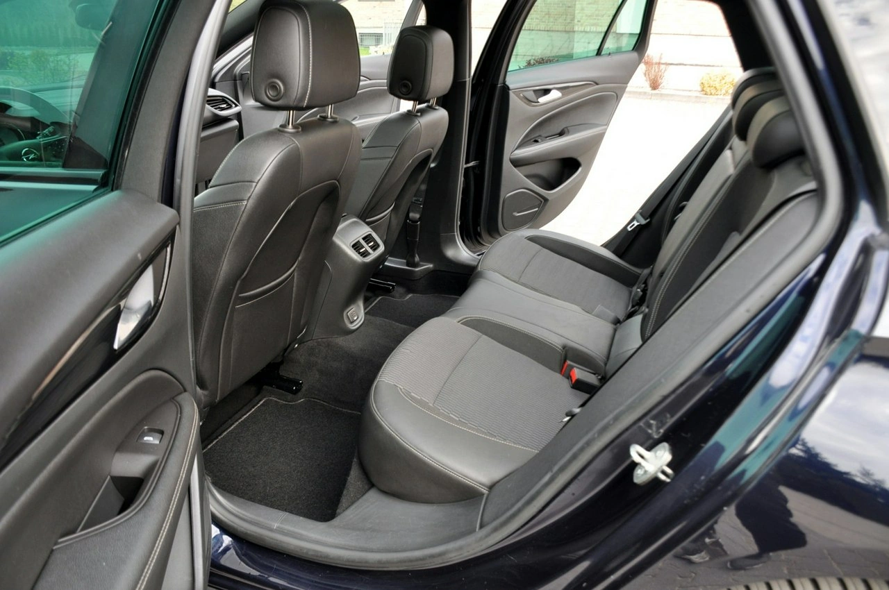Opel Insignia - Zdjęcie 19