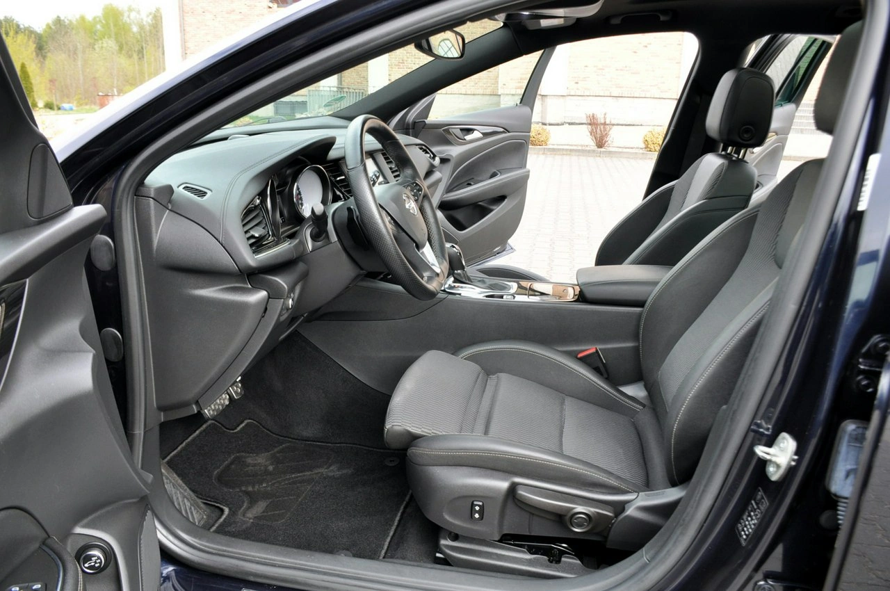 Opel Insignia - Zdjęcie 20